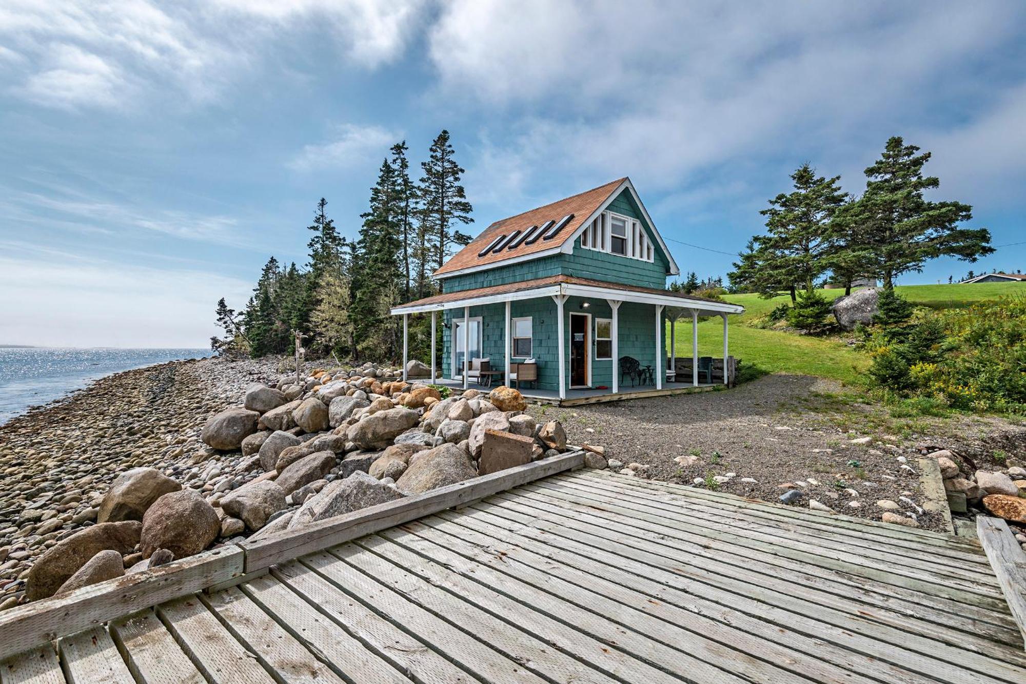 Nova Scotia Grover's Cove Seaside Holiday home Larry's River